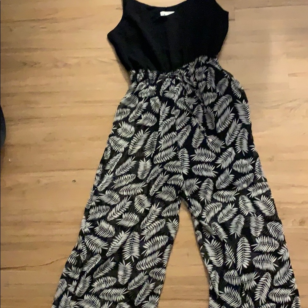 Alsoladies jumper/ jumpsuit OS( fits small )